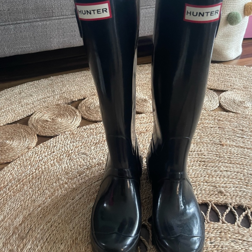 HUNTER TALL BLACK BOOTS - Picture 3 of 6